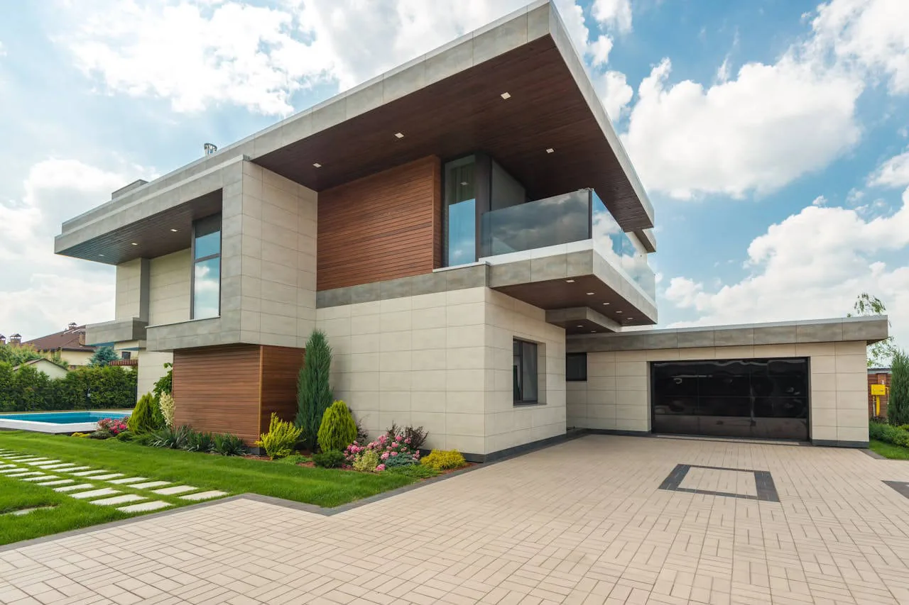 Contemporary single-storey home exterior